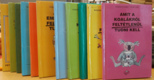 Janet & Allan Ahlberg, Meszlnyi Attila, Petz Gyrgy, Koronczay Andrea, Kaszs Gyrgy, Elek Lvia, Papp Tibor - 12 db pici meseknyv: Kis kukac knyv; Snkalauz; A bolha a vilg ura; Amit a bkkrl; tevkrl; kengurukrl; tehenekrl; tigrisekrl; emberekrl; orrszarvkrl; zsirfokrl; koalkrl felttlenl tudni kell