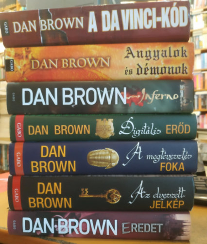 Dan Brown - 7 db Dan Brown knyv: Digitlis erd + Angyalok s dmonok + A megtveszts foka + A Da Vinci-kd + Az elveszett jelkp + Eredet + Inferno