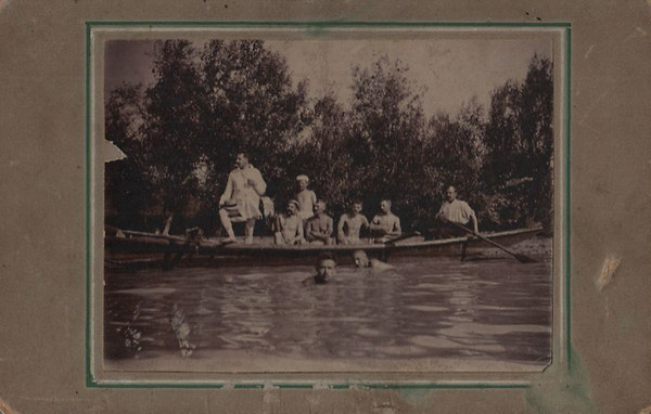 W. Fricke - W. Fricke (Lobberich) Csónakázó, fürdő társaság (Eredeti fénykép, régi fotó)