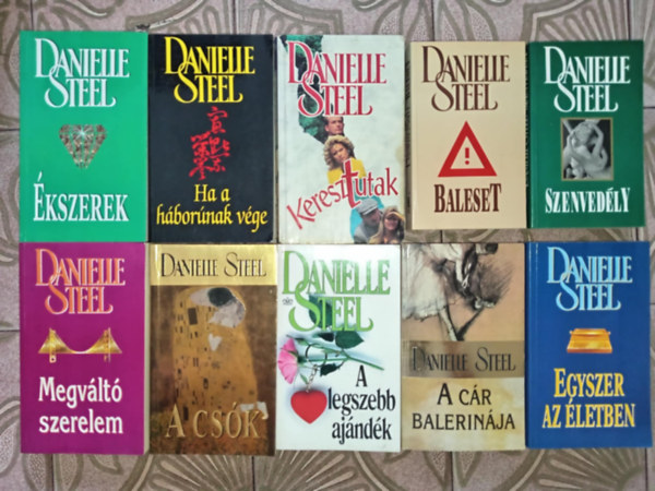 Danielle Steel - (10db) Danielle Steel knyvcsomag: Megvlt szerelem / A csk / A legszebb ajndk / A cr balerinja / Egyszer az letben / kszerek / Ha a hbornak vge / Keresztutak / Baleset / Szenvedly