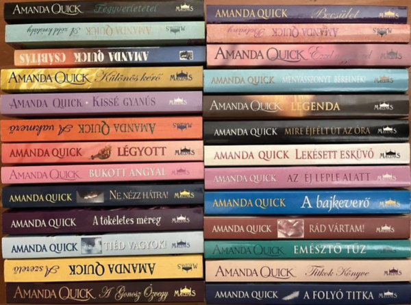 Amanda Quick - 26db AMANDA QUICK kötet: 1.	A BAJKEVERŐ 2.	A FOLYÓ TITKA 3.	A GONOSZ ÖZVEGY 4.	A SZERETŐ 5.	A TÖKÉLETES MÉREG 6.	A VAKMERŐ 7.	A ZÖLD KRISTÁLY 8.	AZ ÉJ LEPLE ALATT 9.	BECSÜLET 10.	BOTRÁNY 11.	BUKOTT ANGYAL 12.	CSÁBÍTÁS 13.	EMÉSZTŐ T