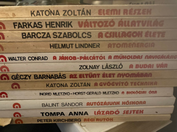 Katona Zoltn, Barcza Szabolcs, Farkas Henrik - 12 db a Gondolat zsebknyvek sorozatbl: Rgi autk, Lzad sejtek, Autzsunk hskora, A biolgiai ra, A gygyt technika, Az eltnt let nyomban, A budai vr, A Jkob-plctl a mholdas naviglsig, Atomenergia, A csill