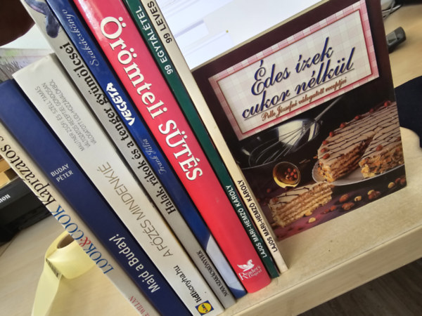 Pelle Jzsefn, Anne Willan, Mautner Zsfi, Frank Jlia, Readers Digest, Lajos Mari Hemz Kroly - 9db gasztro ktet, KNYVMENT AJNLAT: des zek cukor nlkl+ Kprzatos saltk+ Majd a Buday+ A fzs mindenki+ Halak, rkok s a tenger gymlcsei+ Vegeta szakcsknyv+ rmteli sts+ 99 egytltel+ 99 leves