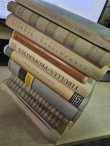 Geroge Thomson, Horatius, Sophokls, Tibullus s Propertius, Marija J. Szergejenko, Iulius Caesar - 9db kori irodalom KNYVMENT AJNLAT: Homr s Osszin I-II. + Aischylos s Athn + Horatius sszes versei -Opera omnia Horati+ Sophokls sszes drmi+ Tibullus s Propertius sszes kltemnyei + Szphaj khariszok tnca+ Pompe