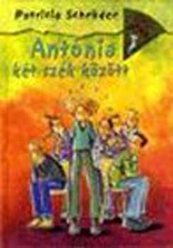 Patricia Schr�der - Ant�nia k�t sz�k k�z�tt