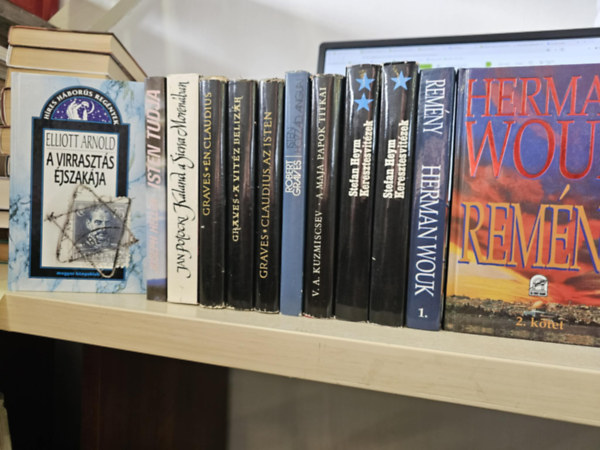 Elliott Arnold, Joseph Heller, Jan Potocki, Robert Graves, V.A. Kuzmiscsev, Stefan Heym, Herman Wouk - 10db regény 12 kötetben, KÖNYVMENTŐ AJÁNLAT: A virrasztás éjszakája+ Isten tudja+ Kaland a Sierra Morenában+ Én Claudius+ Claudius az isten+ A vitéz belizár+ Isten hozzád Anglia+ A maja papok kincsei+ Keresztesvitézek I-II+ Remény I-II