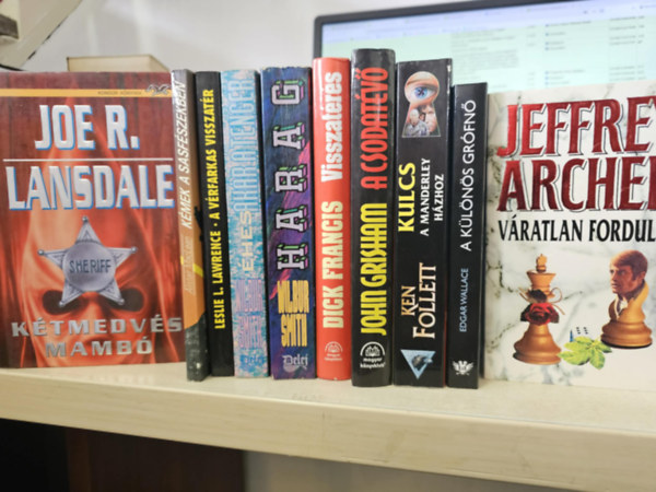 Joe R. Lansdale, Alistair MacLean, Lelie L. Lawrence, Wilbur Smith, Dick Francis, John Grisham, Ken Follett, Edgar Wallace, Jeffrey Archer, könyvcsomag - 10db krimi, KÖNYVMENTŐ AJÁNLAT: Kétmedvés Mambó+ Kémek a sasfészekben+ A vérfarkas visszatér+ Éhes akár a tenger+ Harag+ Visszatérés+ A csodatévő+ Kulcs a Manderley házhoz+ A különös grófnő+ Váratlan fordulat