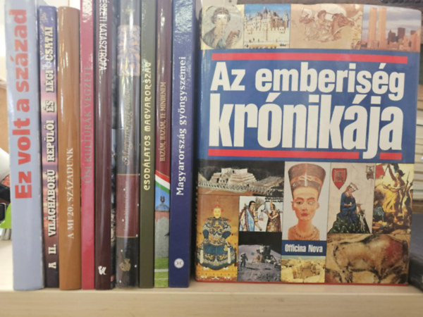 Sz�raz Mikl�s Gy�rgy - 10db album K�NYVMENT� AJ�NLAT: Az emberis�g kr�nik�ja+ Magyarorsz�g gy�ngyszemei+ Haz�m, haz�m, te mindenem+ Csod�latos Mo.+ Mo. csod�i+ 100 term�szeti katasztr�fa+ �si kult�r�k v�gzete+ A mi 20. sz�zadunk+ A II.vh. rep�l�i �s l