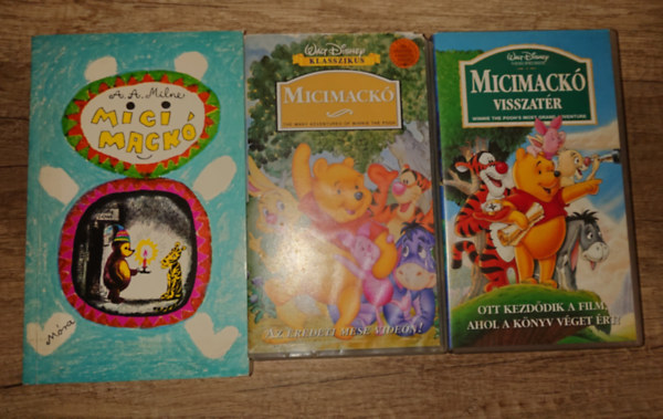 A. A. Milne - Micimackó-csomag: Milne Micimackója két VHS-kazettával: Micimackó, Micimackó visszatér