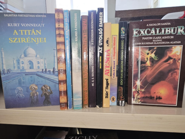 Kurt Vonnegut, Erich Von Daniken, Massimo Bontempelli, Botond-Bolics Gyrgy, HC. G. S. Solenard (Tandori Dezs), Bogti Pter, H. Rider Haggard, Colin J. Fayard, Edo van Belkom, Martin Clark Ashto - 11db sci-fi, fantasy KNYVMENT AJNLAT: A titn szirnjei+ A szfinx szemei+ A kk hold vlgye+ Kaland a panziban+ Az Orbitron-terv+ A Stevenson-biozmagria+ Az utols ember+ Ayesha+ A Magnlia nvrei+ rjt hsg+ Excalibur