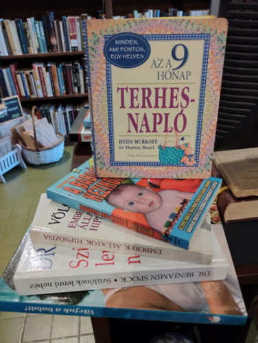 Benjamin Dr. Spock, Dr. Vlgyesi Ferenc, Berente gi, Heidi Murkoff - Pedaggia- psziholgia 5 darabos knyvcsomag KNYVMENT AJNLAT: Szlnek lenni nehz, Emberek, llatok hipnzisa, A babapols kziknyve, Az a 9 hnap, Vrjuk a babt
