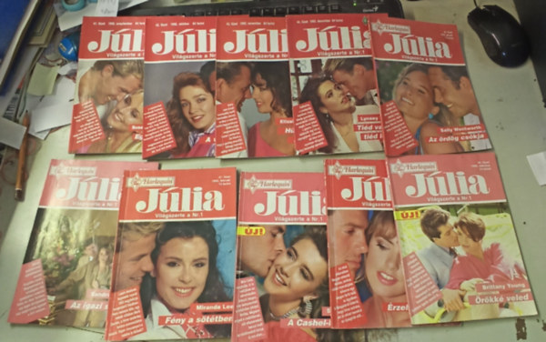 Susanne McCarthy, Emma Darcy, Elizabeth Barnes, Lynsey Stevens - 10 db Jlia magazin 41-50. fzet: Egy ujjamra kett +A vgy szne +H leszel-e hozzm? +Tid vagyok,tid leszel +Az rdg cskja +Az igazi szerep +Fny a sttben +A Cashel-hz ura +rzelmek vihara +rkk veled