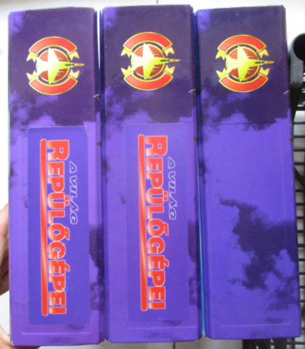 A világ repülőgépei (3 db. lefűzőmappa, 16 kategóriával)