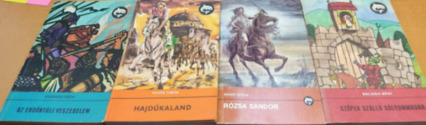 Krdy Gyula, Hegeds Gza, Balogh Bni, Fehr Tibor - 4 db Delfin ktet: Az erdntli veszedelem + Hajdkaland + Rzsa Sndor + Szpen szll slyommadr