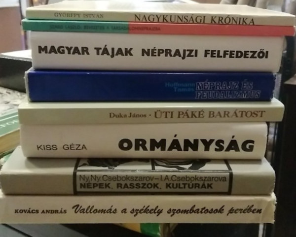 Kovács András, Csebokszarov-Csebokszarova, Kiss Géza, Duka János, Hoffmann Tamás, Szabó László, Győrffy István - 8 db-os KÖNYVMENTŐ AJÁNLAT, néprajz: Nagykunsági krónika+ Bevezetés a társadalomnéprajzba+ Magyar tájak néprajzi felfedezői+ Néprajz és feudalizmus+ Üti páké barátost+ Ormányság+ Népek, rasszok, kultúrák+ Vallomás a székely s