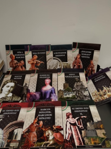 11db Magyar kirlynk s nagyasszonyok (cmek a kpen)
