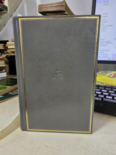 Plutarkhosz - P�rhuzamos �letrajzok (Helikon klasszikusok) Sz�mozott, b�r