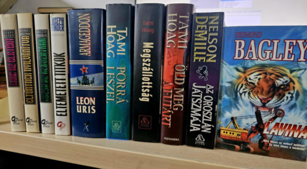 Steve Alten, Michael Robotham, Phillip Margolin, Joseph Finder, Leon Uris, Tami Hoag, Desmond Bagley, Nelson DeMille, Világsikerek sorozat - 10db krimi, KÖNYVMENTŐ AJÁNLAT: Harc az életért+ Eltűntnek nyilvánítva+ Rózsa az áldozatnak+ Eltemetett titkok+ Armageddon+ Porrá leszel+ Megszállottság+ Öld meg a futárt+ Lavina+ Az oroszlán játszmája