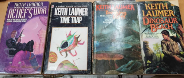 Keith Laumer - 4 db Keith Laumer: Dinosaur Beach + Retief's War + The Breaking Earth + Time Trap
