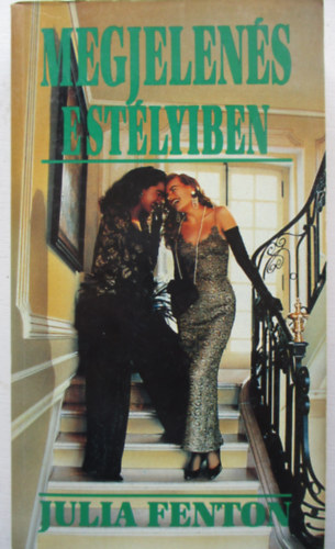 Julia Fenton - Megjelens estlyiben