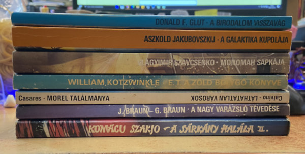 William Kotzwinkle, Komacu Szakjo, Vlagyimir Szavcsenko - 8 db kozmosz fantasztikus k�nyv