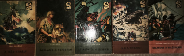 Tone Seliskar, Bodó Géza, Hegedűs Géza, Dékány András, Simone Martin-Chauffier - 5db mű a Delfin könyvek sorozatból - Kalandok a kalózhajón, S.O.S Titanic!, Az erdőntúli veszedelem, Barlang a szigeten, A kék sirály