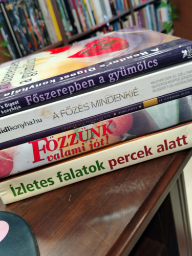 Tak�csi-Nagy Kl�ra (szerk.) Mautner Zs�fi �s Sz�ll Tam�s Le Cordon Bleu (szerk.) Jane Brierley (szerk.) S�rv�ry Gabriella (szerk.) - K�NYVMENT� AJ�NLAT, 5 DB. Gasztron�mia. F�szerepben a gy�m�lcs, A f�z�s mindenki�, F�z�iskola �nyenceknek: Burgonya, F�zz�nk valami j�t!, �zletes falatok percek alatt