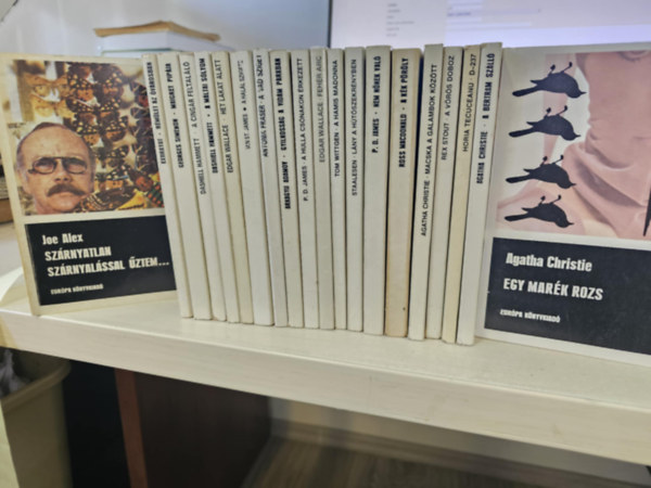 Joe Alex, Exbrayat, Georges Simenon, Dashiell Hammett, Edgar Wallace, Ian St. James, Antonia Fraser, Arkagyij Adamov, P. D. James, Tom Wittgen, Gunnar Staalesen, Ross MacDonald, Agatha Christie, Rex S - 20db Európa krimi, KÖNYVMENTŐ AJÁNLAT: Szárnyatlan szárnyalással űztem+ Rémület az óvárosban+ Maigret pipája+ A cingár feltaláló+ A máltai sólyom+ Hét lakat alatt+ A halál szigete+ A vad sziget+ Gyilkosság a vidám parkban+ A hul