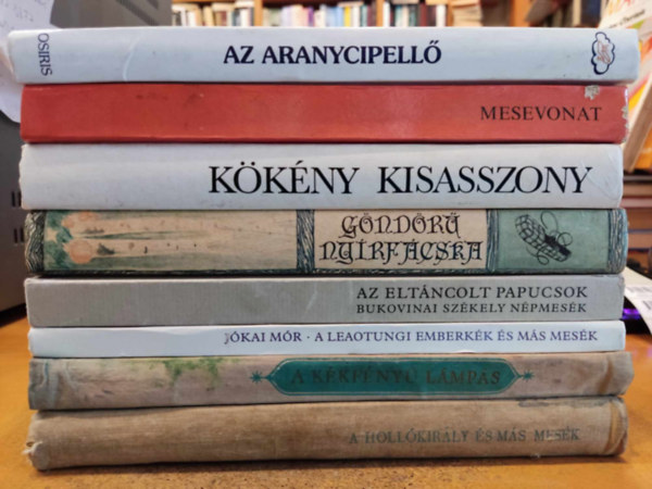 Jkai Mr, Kovcs gnes, Ratzky Rita, Varga Tamsn, Ttfalusi Istvn, T. Aszdi va, Dornbach Mria, Bojtr Endre - 8 db mesevlogats: A Hollkirly s ms mesk; A kkfny lmps; A leaotungi emberkk s ms mesk; Az aranycipell; Az eltncolt papucsok; Gndr nyrfcska; Kkny kisasszony; Mesevonat
