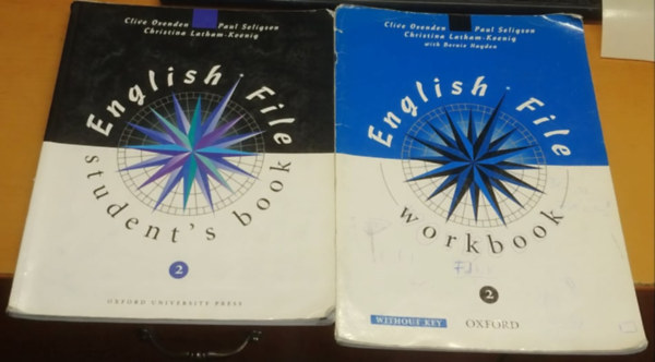 Clive Oxegen - Christina Latham-Koenig - Paul Seligson, Bernie Hayden - English File 2.: Student's Book (SB) + Workbook without Key (WB)(2 f�zet)