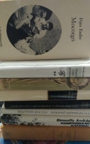 Kr�dy Gyula, Fejes Endre, Lipt�k G�bor, N�meth L�szl�, Majt�nyi Zolt�n, Simonffy Andr�s, G. Hajn�czy R�zsa, Feh�r Kl�ra - 8 db-os K�NYVMENT� AJ�NLAT, pr�za: Beng�li t�z+ Komporsz�g katon�i+ Istenn� sz�ps�ges fia!+ N�gy nap a Paradicsomban-S�rgal�z+ Emberi sz�nj�t�k+ Amir�l a vizek besz�lnek+ Utaz�sok a v�r�s postakocsin II.+ Mocorg�