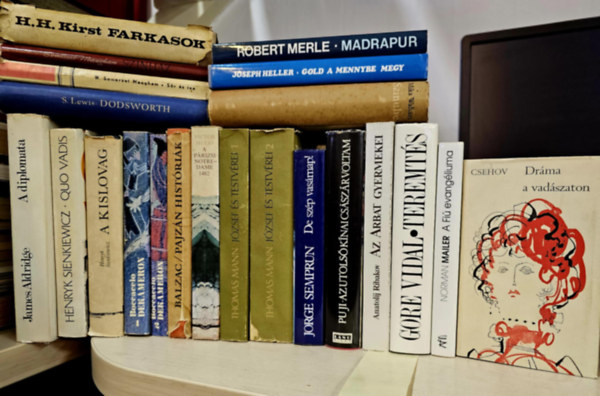 James Aldridge, Sienkiewicz Henryk, Giovanni Boccaccio, H. de Balzac, Victor Hugo, Thomas Mann, Jorge Semprún, Pu Ji, Anatolij Ribakov, George Vidal, H.H. Kirst, William Somerset Maugham, Sinclair Le - 20db világirodalom, KÖNYVMENTŐ AJÁNLAT: A diplomata+ Quo Vadis+ A kislovag+ Dekameron I-II+ Pajzán históriák+ A párizsi Notre-Dame+ József és testvérei I-II+ De szép vasárnap+ Az utolsó kínai császár voltam+ Az Arbat gyermekei+ Terem