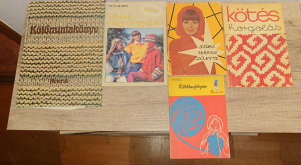 5 kötéssel, kézimunkával foglalkozó kiadvány: Fürge ujjak könyve, Kötőtanfolyam, Kötés, horgolás, Kössek vagy horgoljak?, Kötőmintakönyv