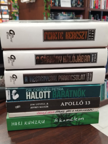 Greg Iles, Nicholas Coleridge, Archer Jeffrey, Dr. Cserj�si Petra, Lovell, Jim-Kluger, Jeffrey, L�rincz L. L�szl� - K�NYVMENT� AJ�NLAT, 7 DB. Sz�rakoztat� irodalom. Fekete kereszt (Vil�gsikerek), A s�rk�ny h�l�j�ban, A tizenegyedik parancsolat, Halott bar�tn�k, Apoll� 13, Gyilkos j�rt a kast�lyomban